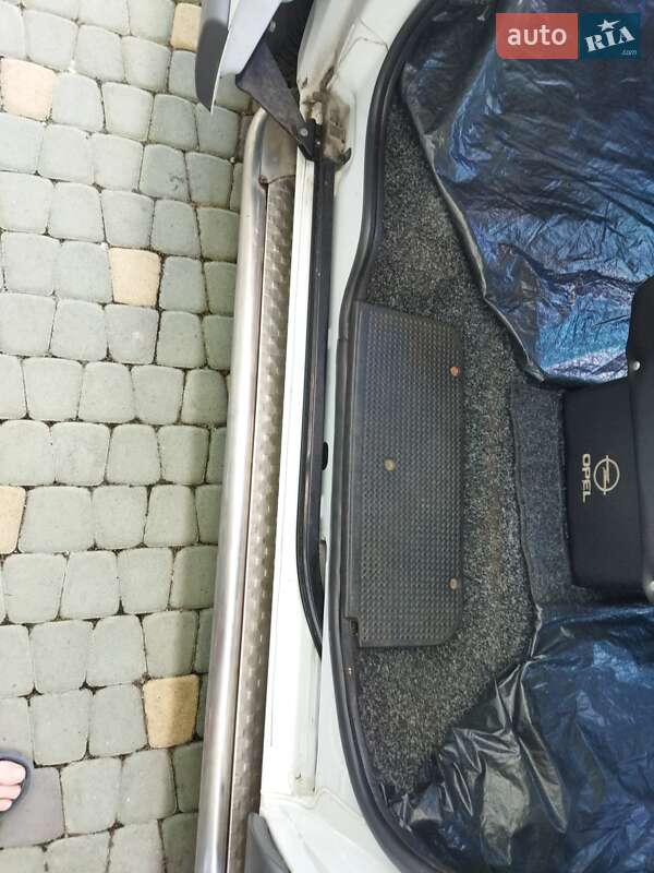 Мінівен Opel Vivaro 2007 в Стрию