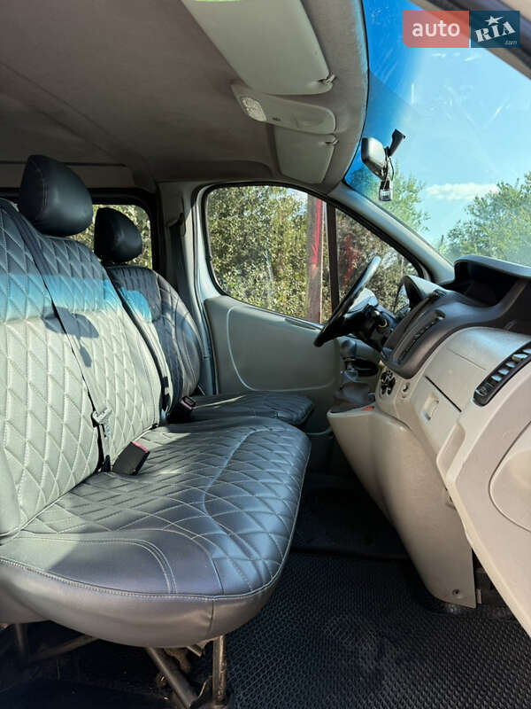 Минивэн Opel Vivaro 2011 в Лозовой