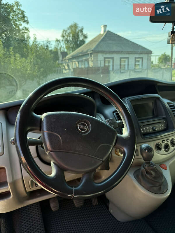 Минивэн Opel Vivaro 2011 в Лозовой