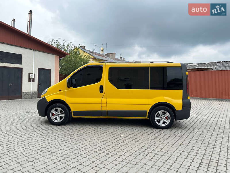 Минивэн Opel Vivaro 2004 в Черновцах