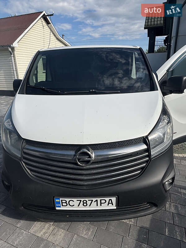 Грузовой фургон Opel Vivaro 2015 в 