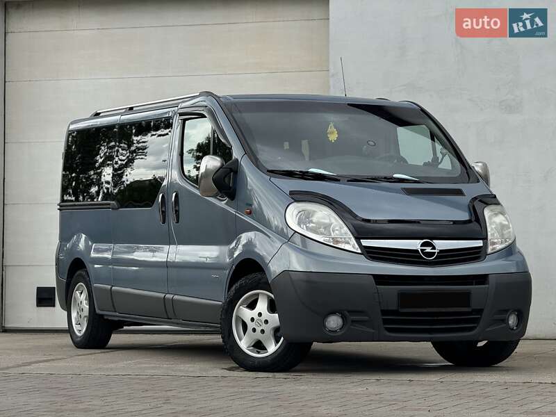 Минивэн Opel Vivaro 2013 в Сарнах