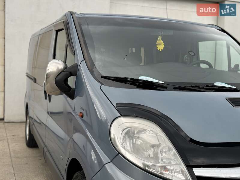 Минивэн Opel Vivaro 2013 в Сарнах
