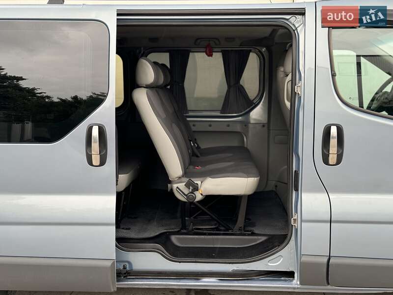 Минивэн Opel Vivaro 2013 в Сарнах