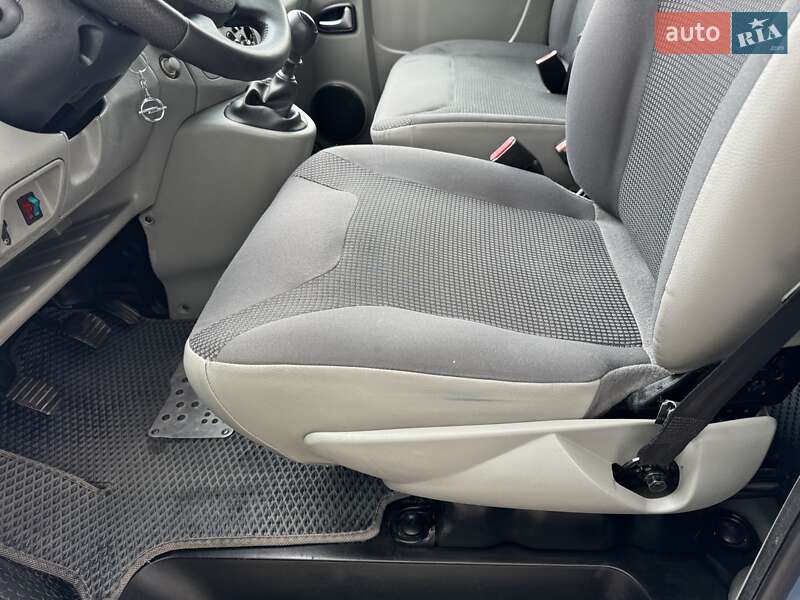 Минивэн Opel Vivaro 2013 в Сарнах
