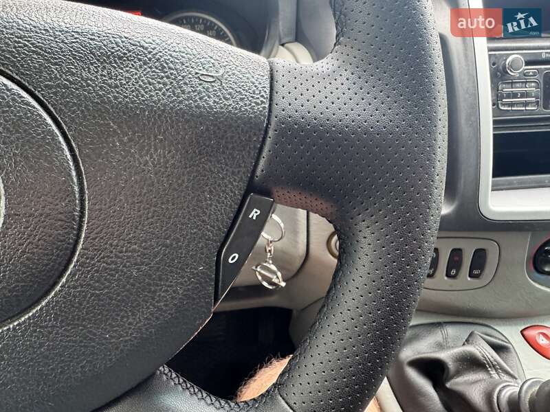 Минивэн Opel Vivaro 2013 в Сарнах