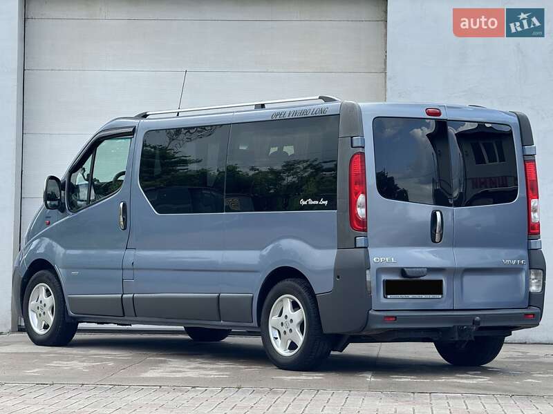 Минивэн Opel Vivaro 2013 в Сарнах