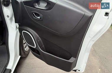 Мінівен Opel Vivaro 2016 в 