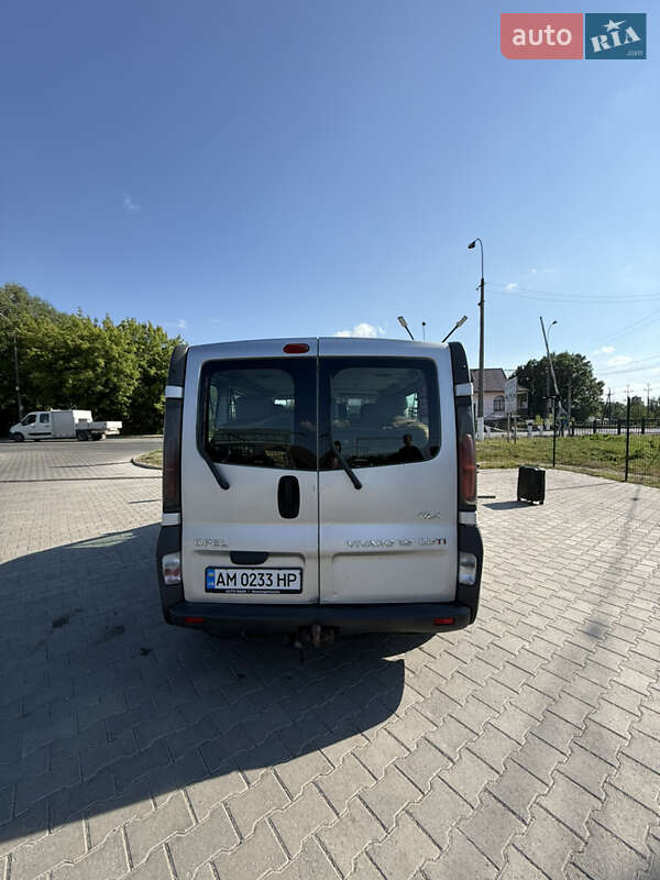 Минивэн Opel Vivaro 2006 в Звягеле