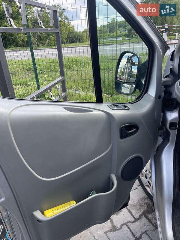 Минивэн Opel Vivaro 2006 в Звягеле