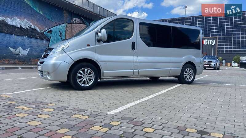 Мінівен Opel Vivaro 2011 в Києві