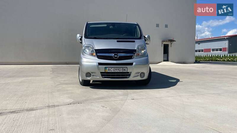Мінівен Opel Vivaro 2011 в Києві