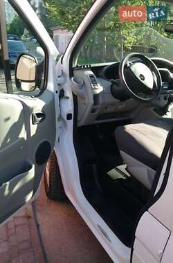 Грузовой фургон Opel Vivaro 2011 в 