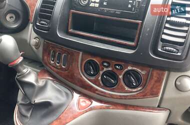 Минивэн Opel Vivaro 2009 в 