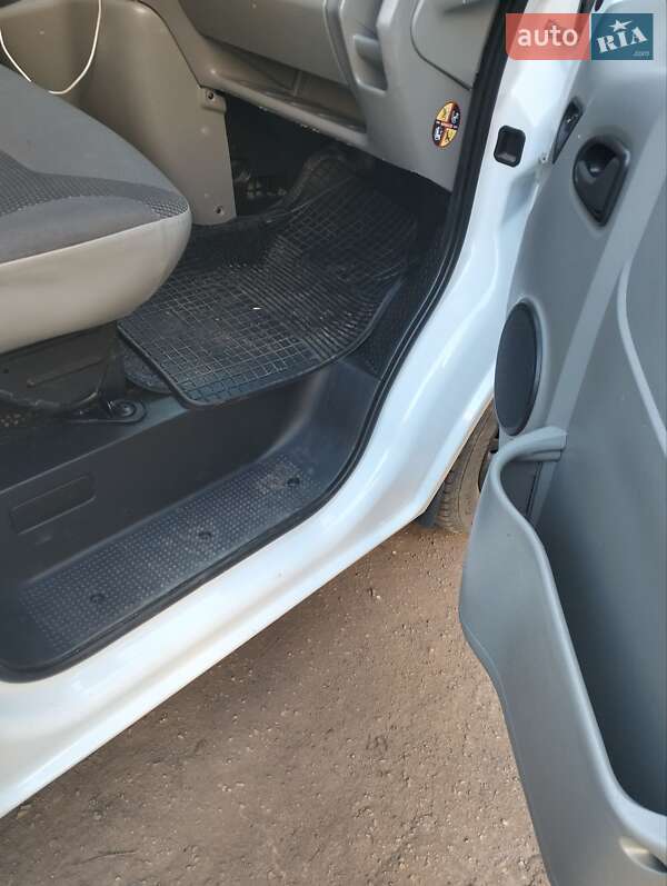 Минивэн Opel Vivaro 2013 в Славянске