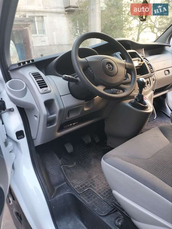 Минивэн Opel Vivaro 2013 в Славянске