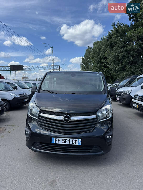 Грузопассажирский фургон Opel Vivaro 2018 в Киеве