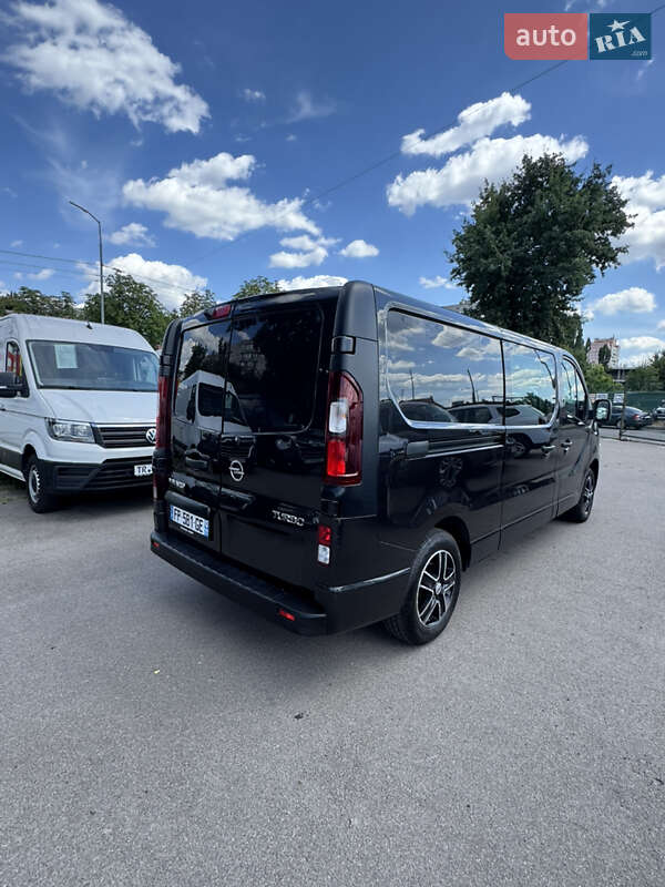 Грузопассажирский фургон Opel Vivaro 2018 в Киеве