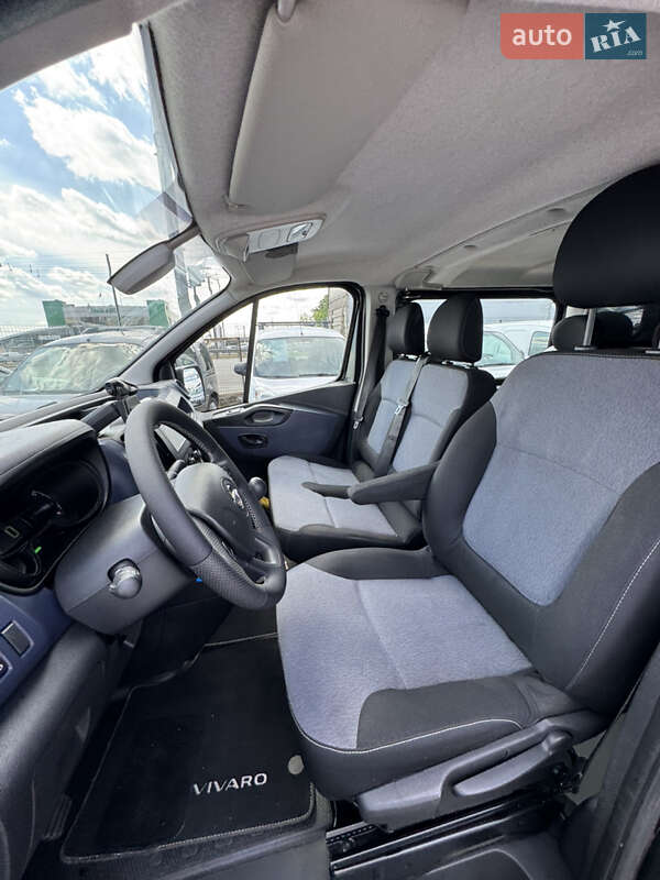 Грузопассажирский фургон Opel Vivaro 2018 в Киеве