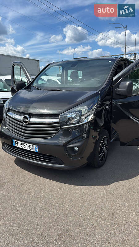 Грузопассажирский фургон Opel Vivaro 2018 в Киеве
