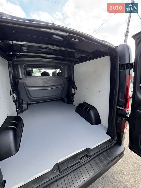 Грузопассажирский фургон Opel Vivaro 2018 в Киеве