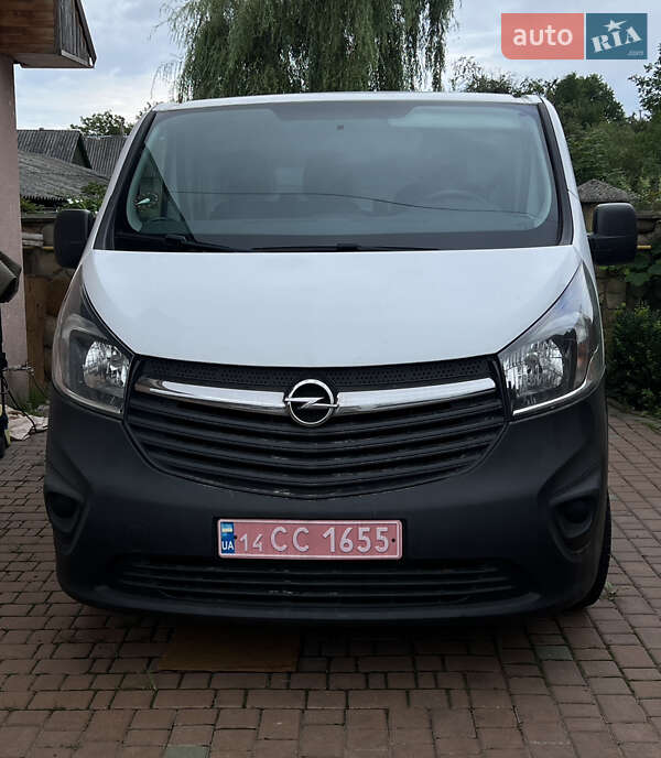 Грузовой фургон Opel Vivaro 2015 в Калуше