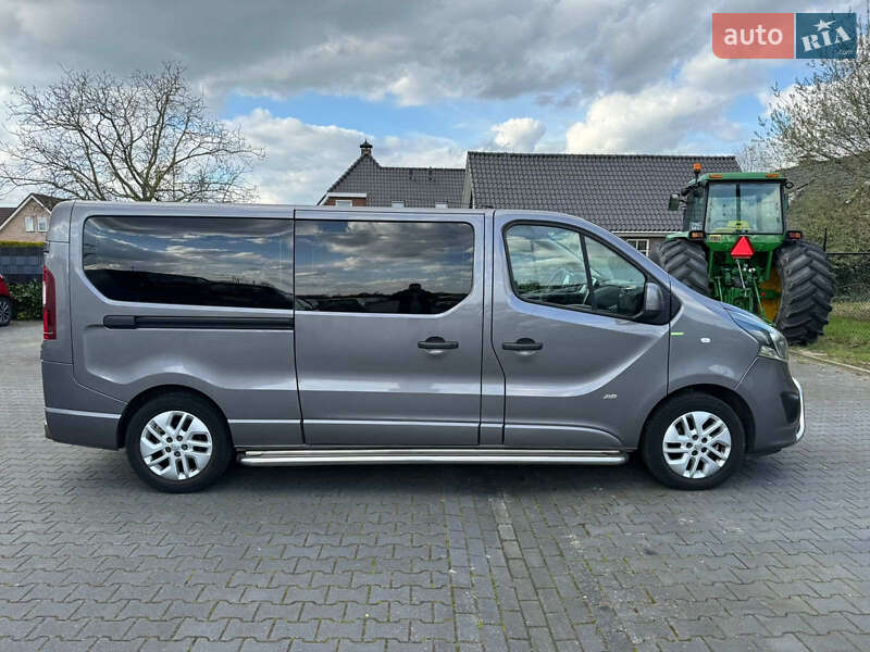 Минивэн Opel Vivaro 2015 в Киеве