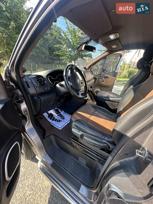 Минивэн Opel Vivaro 2015 в Киеве