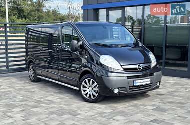 Вантажний фургон Opel Vivaro 2014 в Рівному
