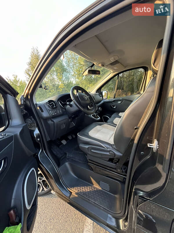 Минивэн Opel Vivaro 2015 в Конотопе