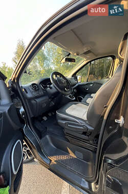 Минивэн Opel Vivaro 2015 в 