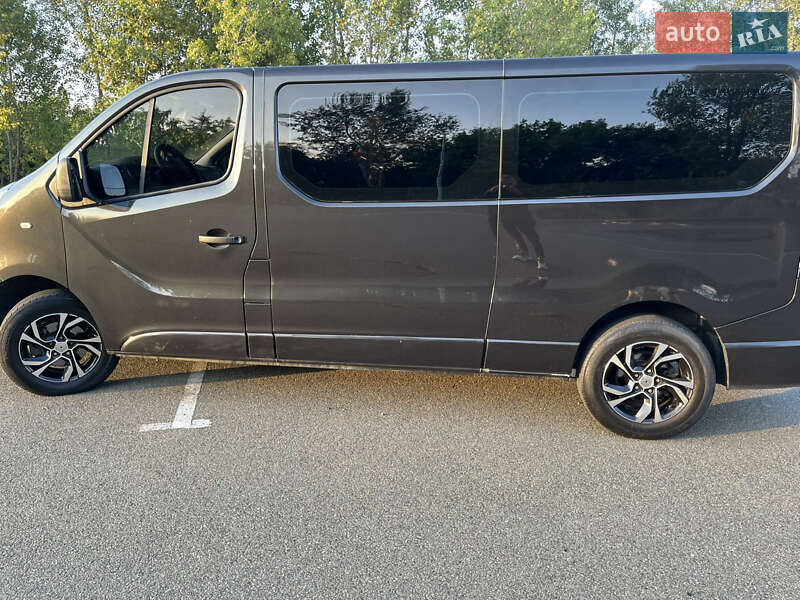 Минивэн Opel Vivaro 2015 в Конотопе