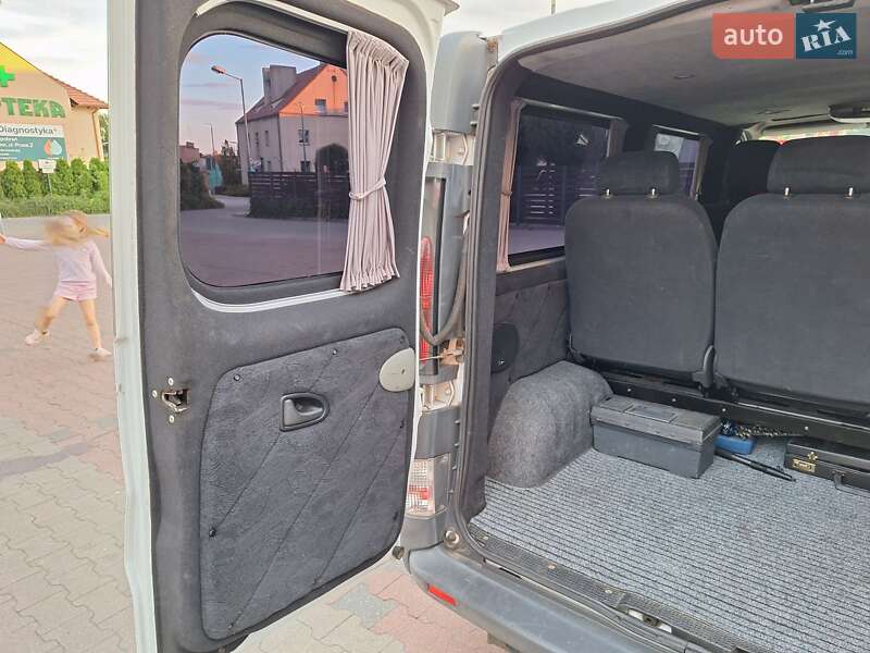 Минивэн Opel Vivaro 2005 в Ратным