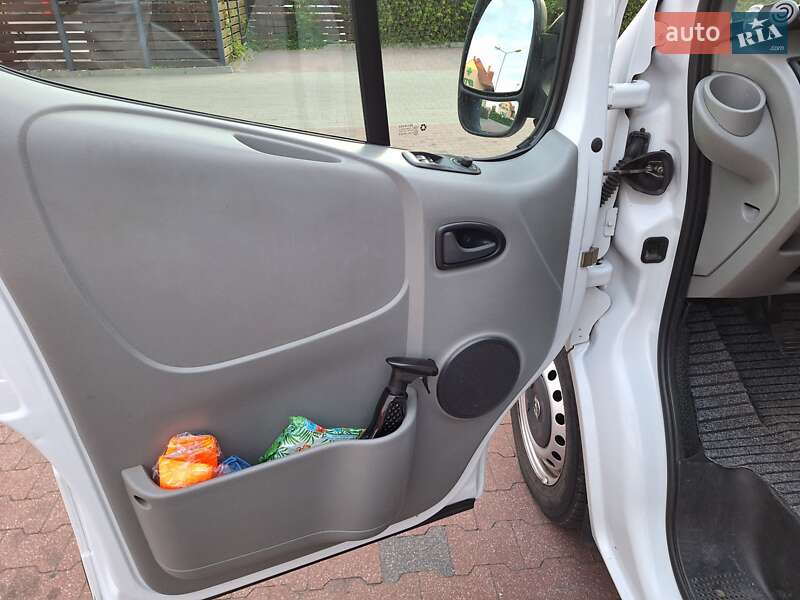 Минивэн Opel Vivaro 2005 в Ратным