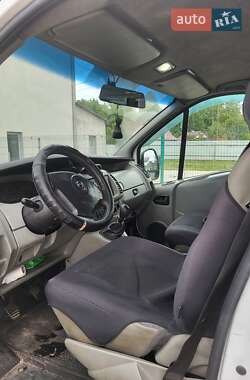 Минивэн Opel Vivaro 2004 в 