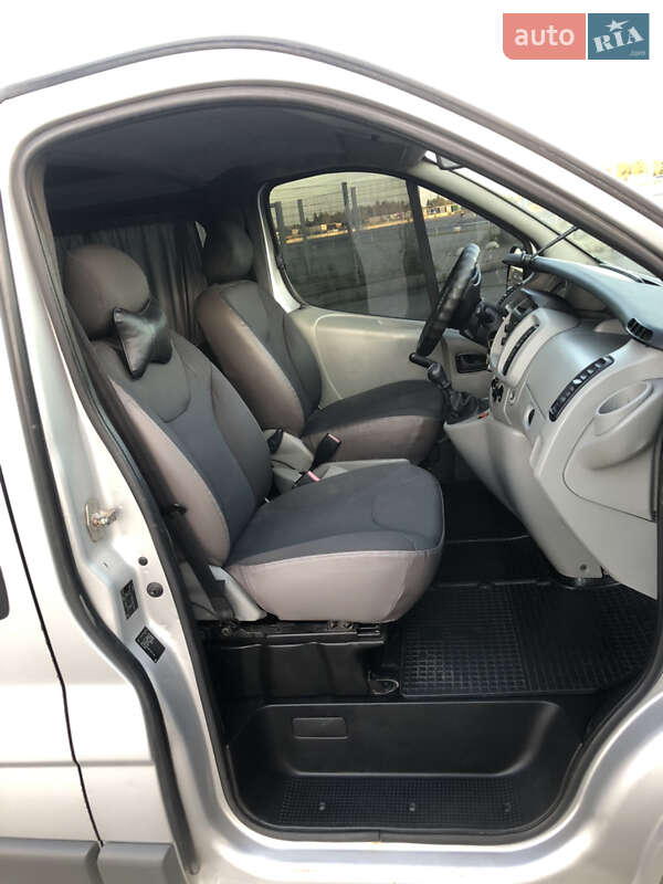 Минивэн Opel Vivaro 2002 в Львове фото 10 Минивэн Opel Vivaro 2002 в Львове