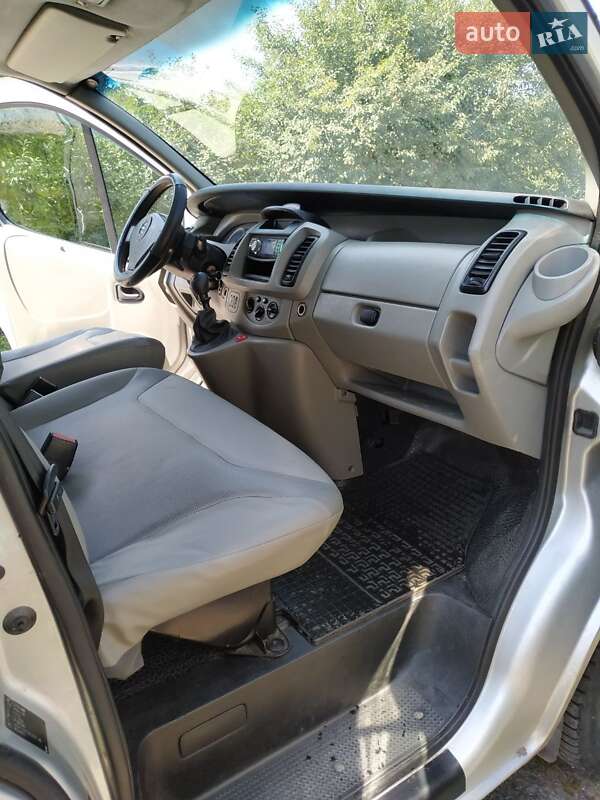 Мінівен Opel Vivaro 2006 в Шепетівці фото 5 Мінівен Opel Vivaro 2006 в Шепетівці