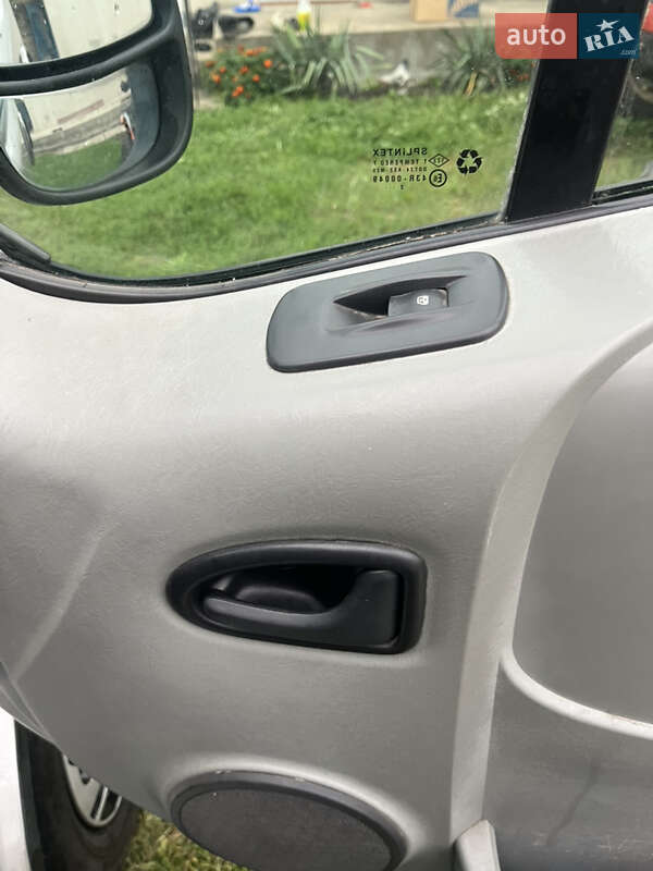 Мінівен Opel Vivaro 2003 в Хотині фото 13 Мінівен Opel Vivaro 2003 в Хотині