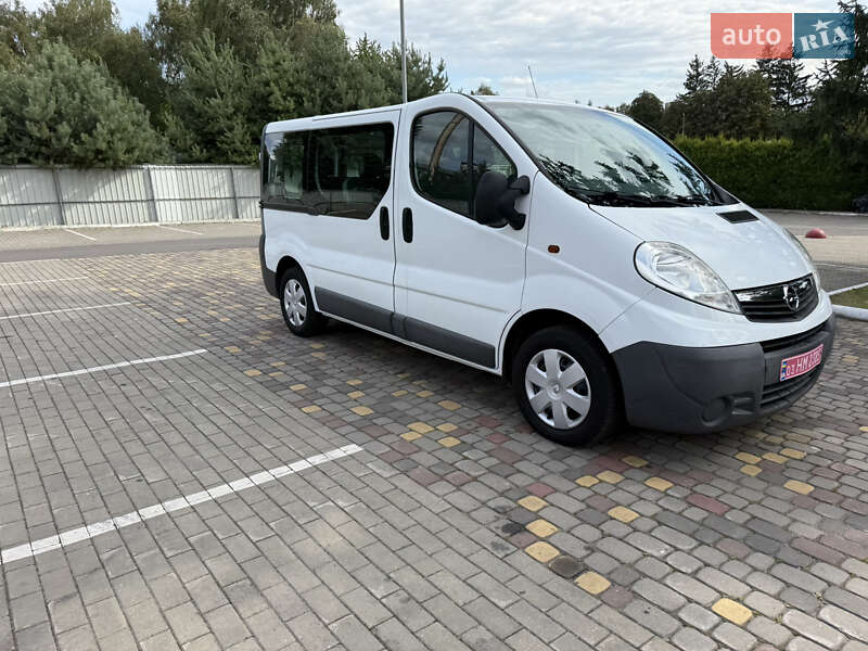 Минивэн Opel Vivaro 2012 в Луцке