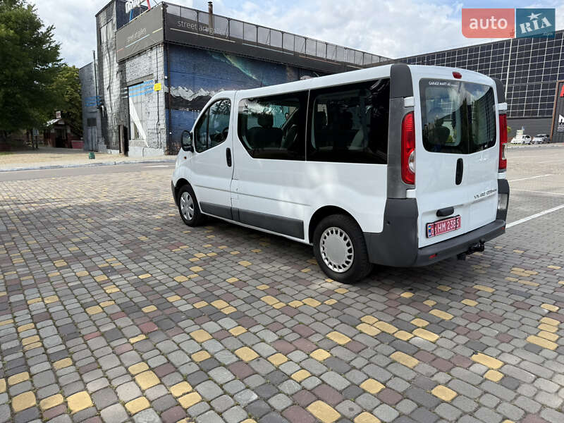 Минивэн Opel Vivaro 2012 в Луцке