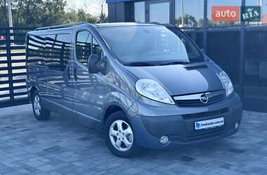 Минивэн Opel Vivaro 2013 в Ровно