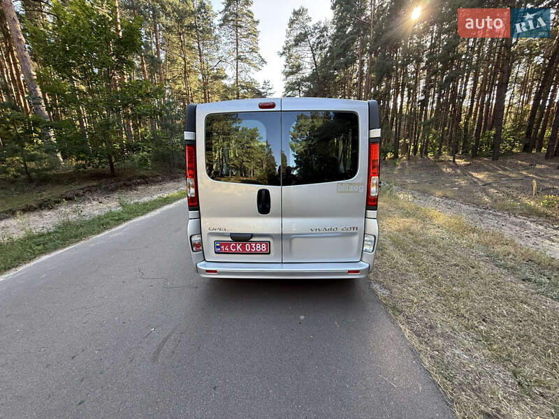 Минивэн Opel Vivaro 2014 в Киеве