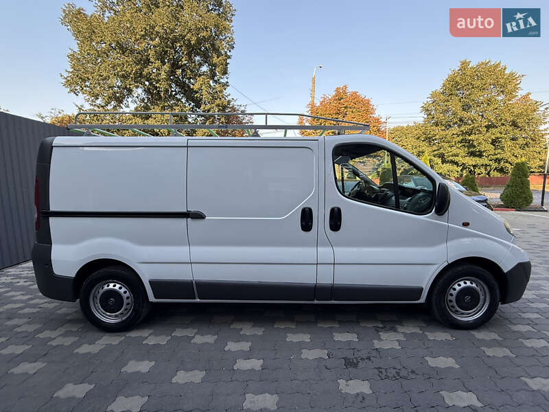 Грузовой фургон Opel Vivaro 2013 в Черновцах