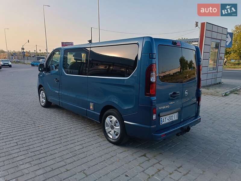 Мінівен Opel Vivaro 2015 в Івано-Франківську