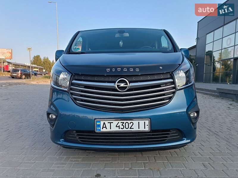 Мінівен Opel Vivaro 2015 в Івано-Франківську