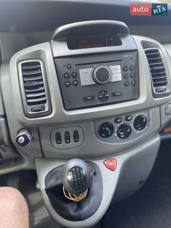 Минивэн Opel Vivaro 2009 в Болехове