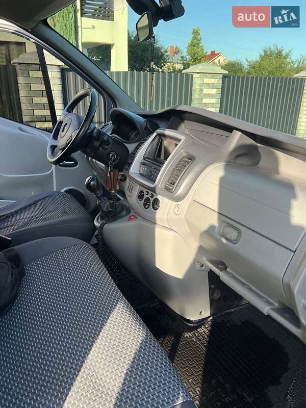 Минивэн Opel Vivaro 2014 в Ивано-Франковске