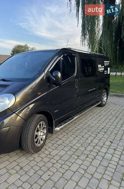 Минивэн Opel Vivaro 2012 в 