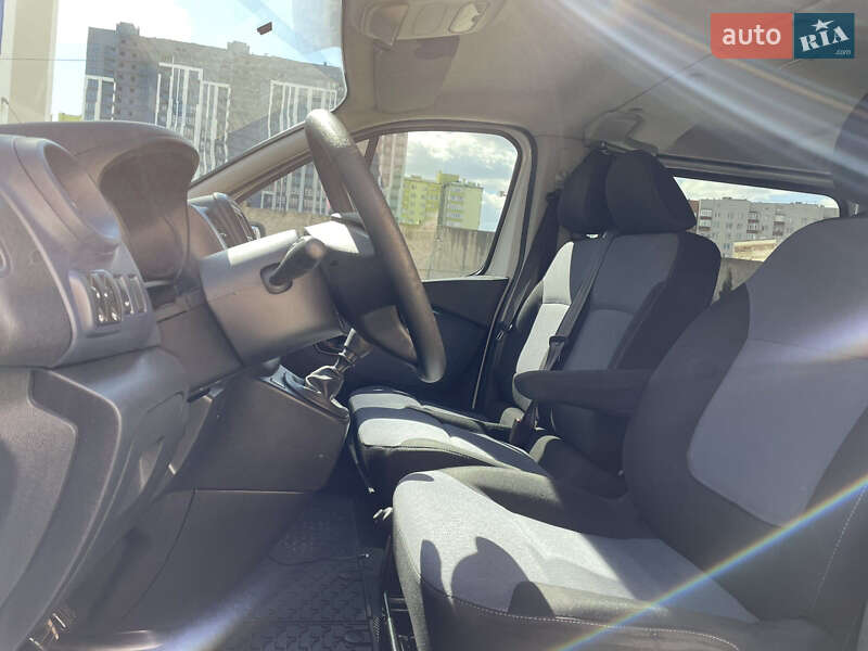 Мінівен Opel Vivaro 2018 в Львові фото 11 Мінівен Opel Vivaro 2018 в Львові