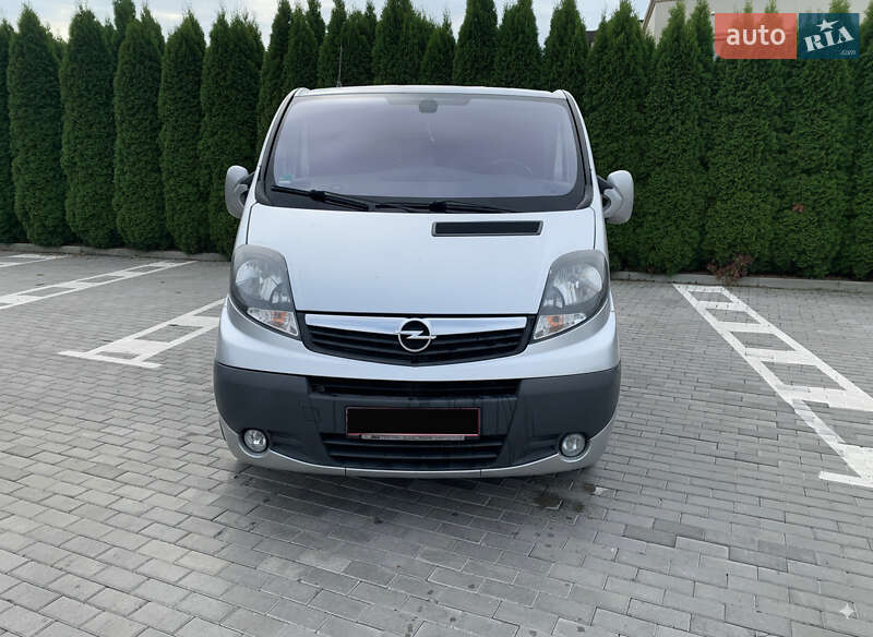 Минивэн Opel Vivaro 2014 в Ровно